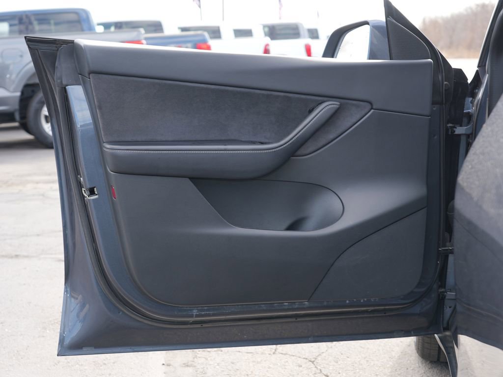 Used 2021 Tesla Model Y Long Range AWD/4WD image 14