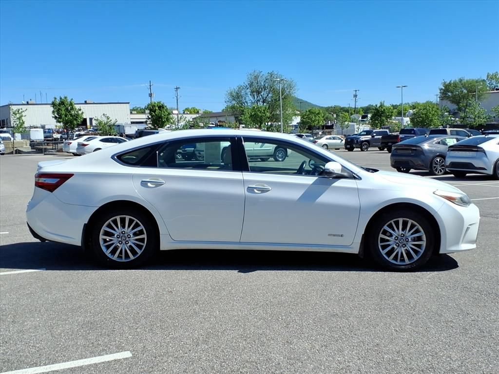 Used 2018 Toyota Avalon Limited w/ All Weather Liner Package FWD image 3