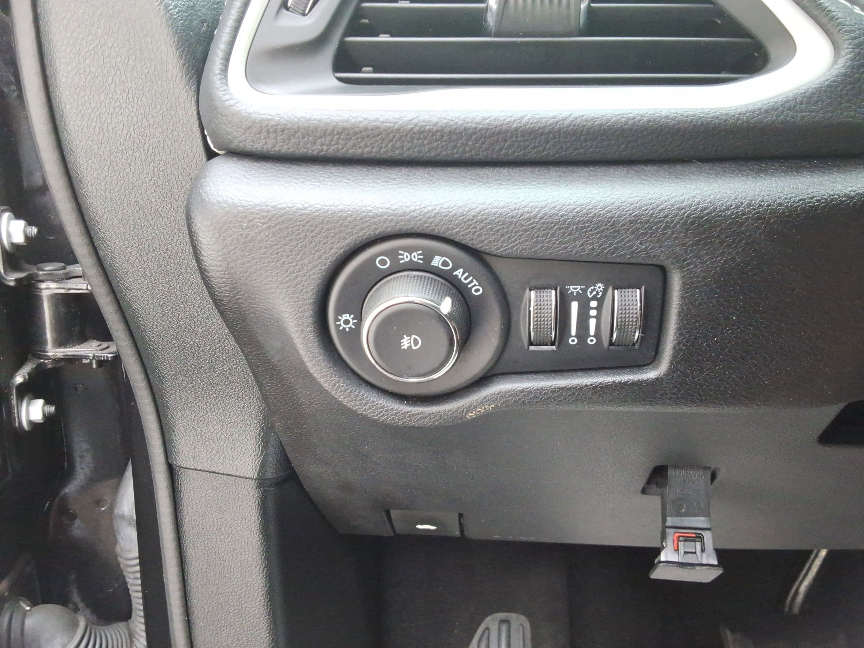 Used 2023 Chrysler Pacifica Touring image 20