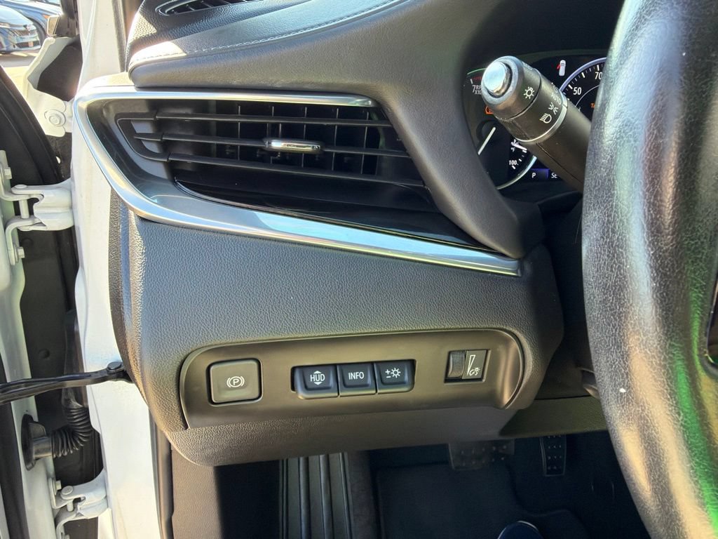 Used 2022 Buick Enclave Avenir w/ Avenir Technology Package FWD image 28