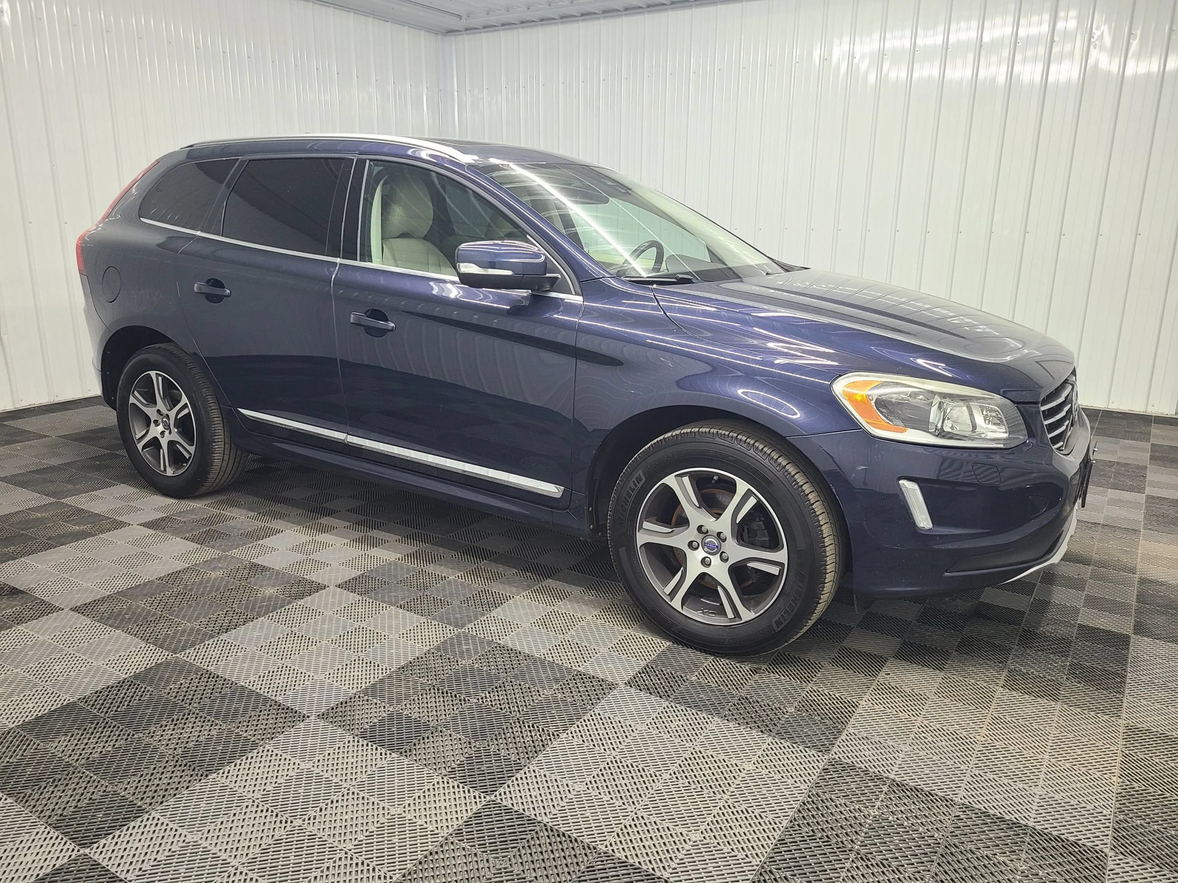 Used 2014 Volvo XC60 T6 AWD/4WD image 1