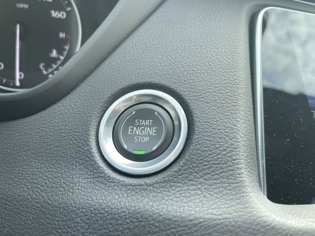 Used 2023 Cadillac XT4 Premium Luxury image 24