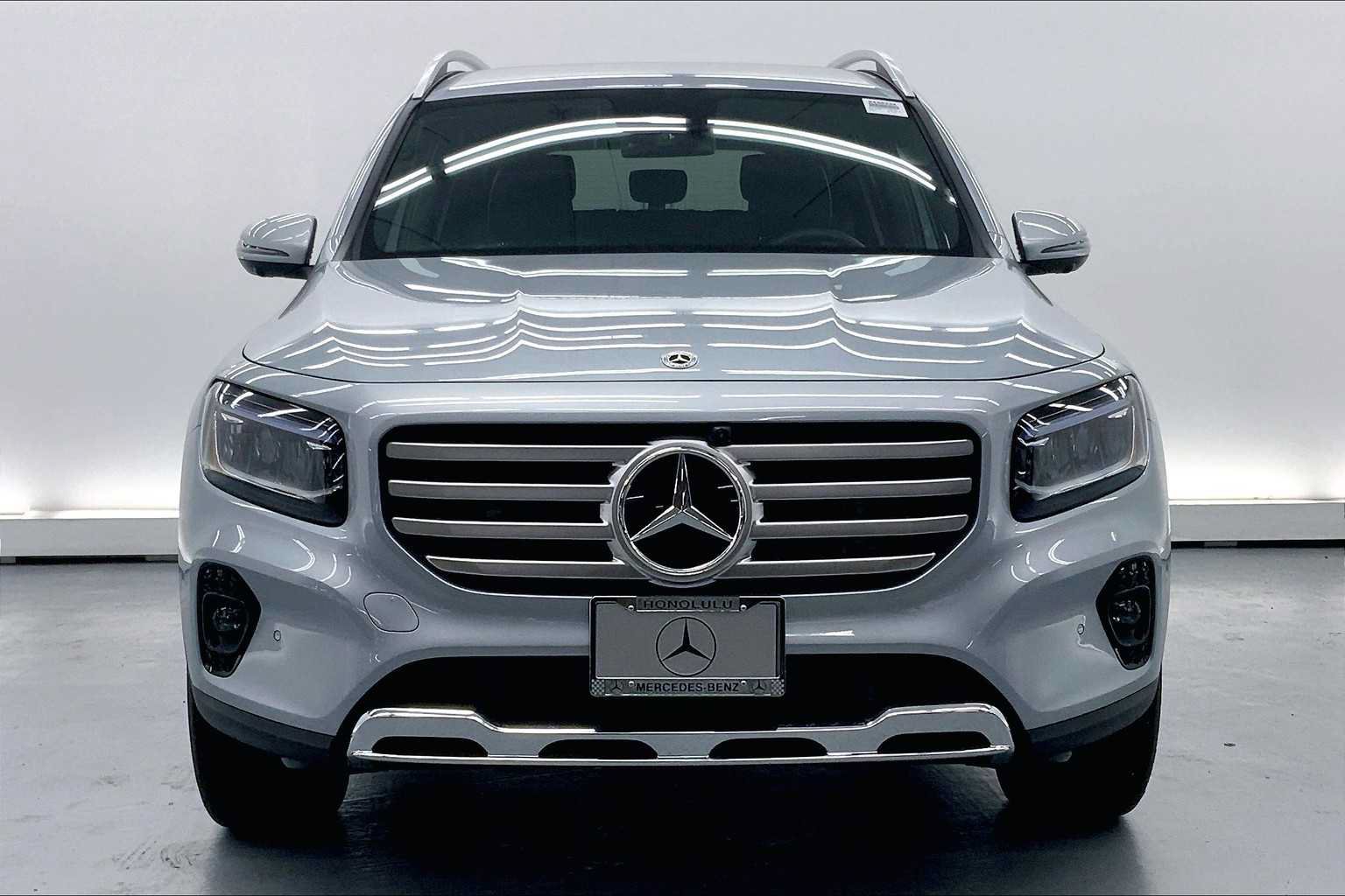 Used 2026 Mercedes-Benz GLB 250 image 3