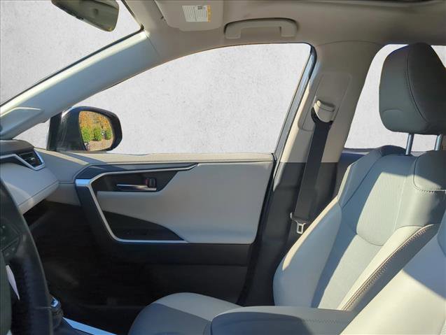 Used 2023 Toyota RAV4 Limited image 9