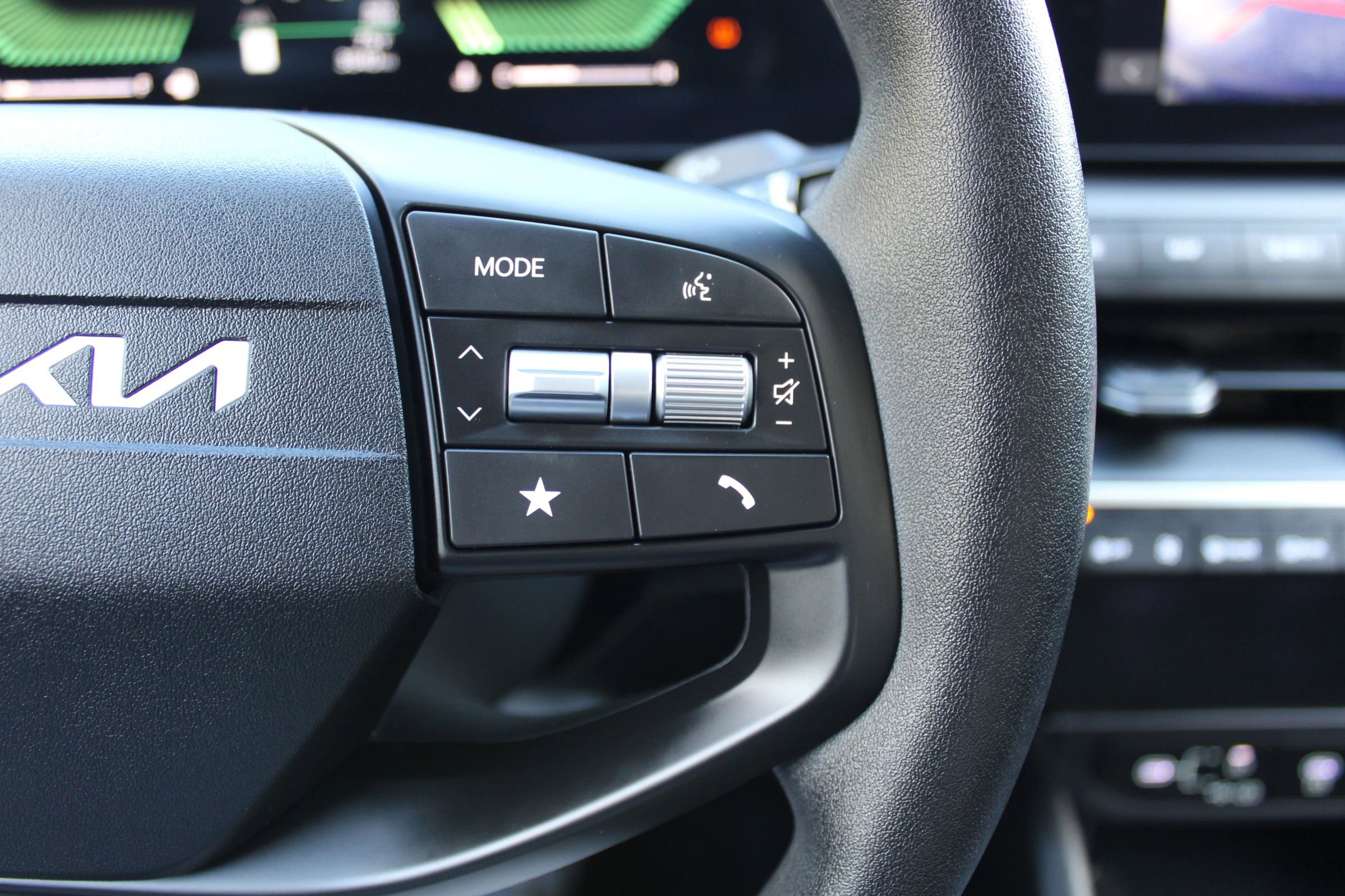 Used 2025 Kia K4 image 13