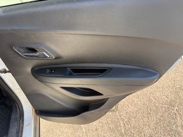 Used 2017 Chevrolet Trax LT image 15