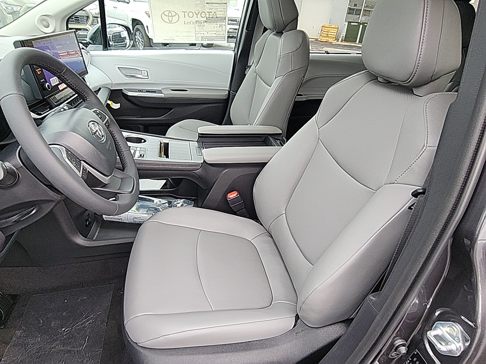 New 2025 Toyota Sienna XLE image 21