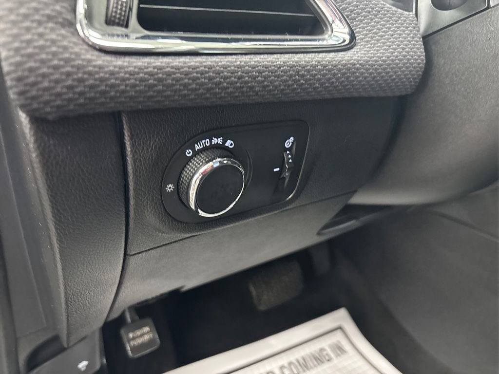 Used 2017 Chevrolet Cruze LT w/ Convenience Package image 34