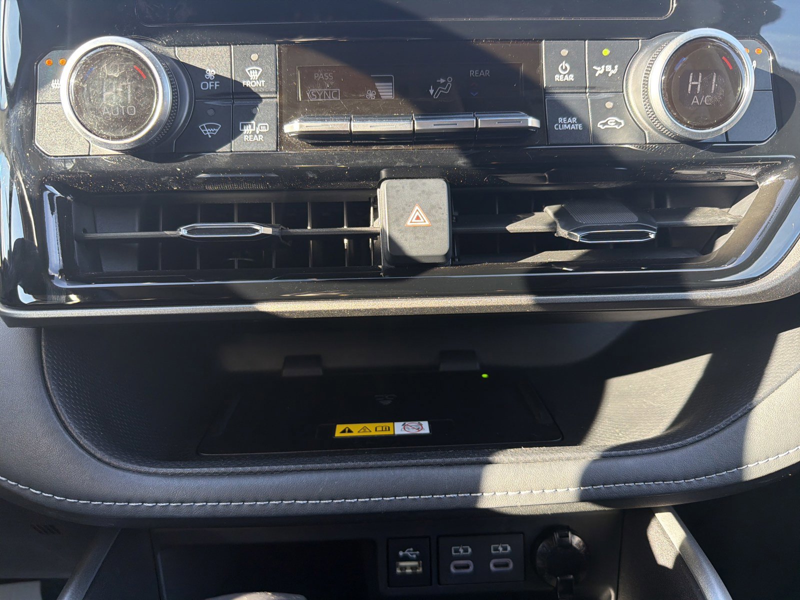 Used 2024 Toyota Highlander XLE image 23