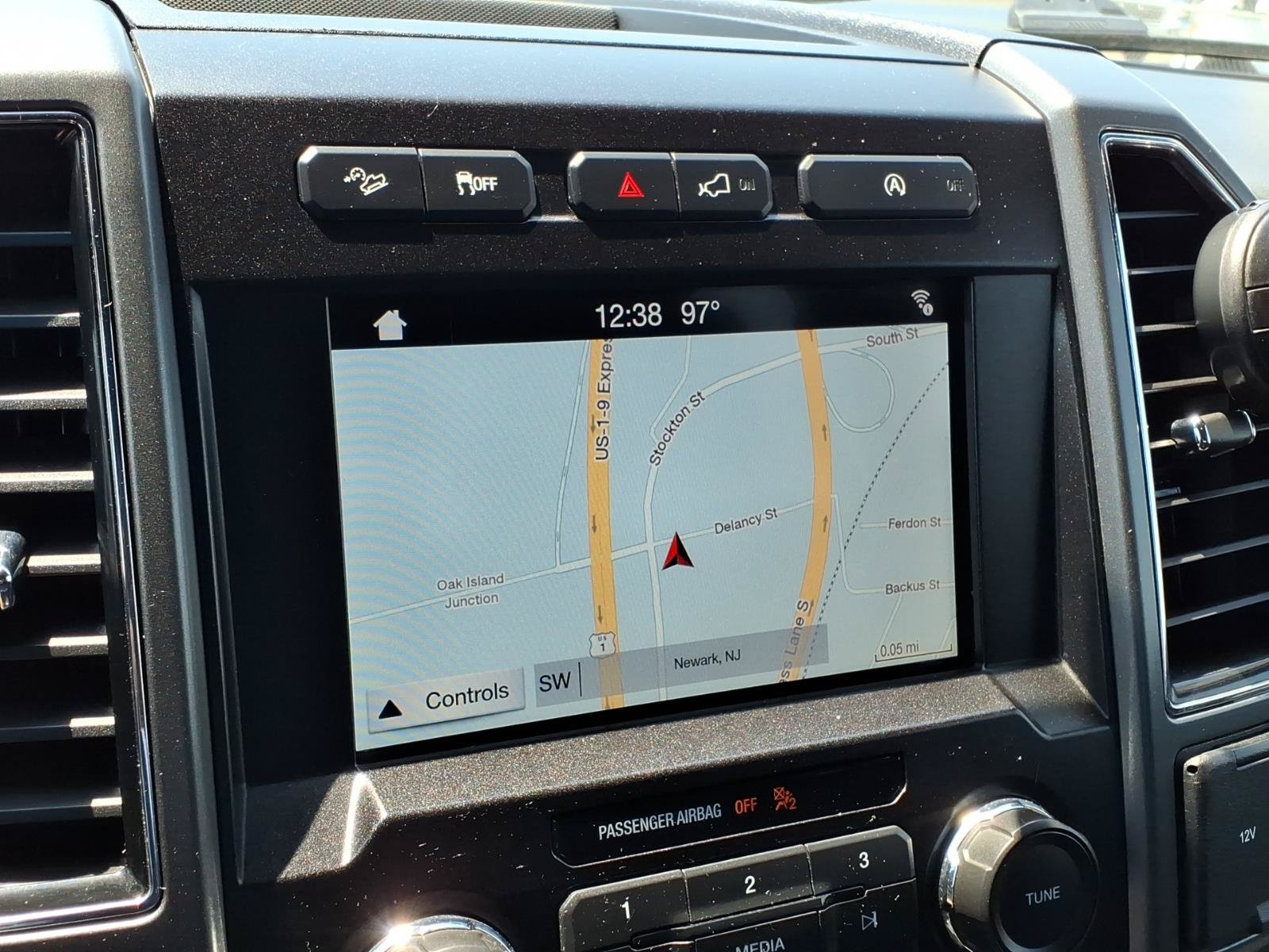 Used 2019 Ford F150 XLT w/ Equipment Group 302A Luxury AWD/4WD image 11