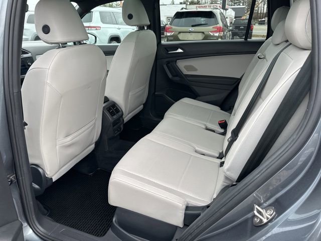 Used 2021 Volkswagen Tiguan SE R-Line AWD/4WD image 16