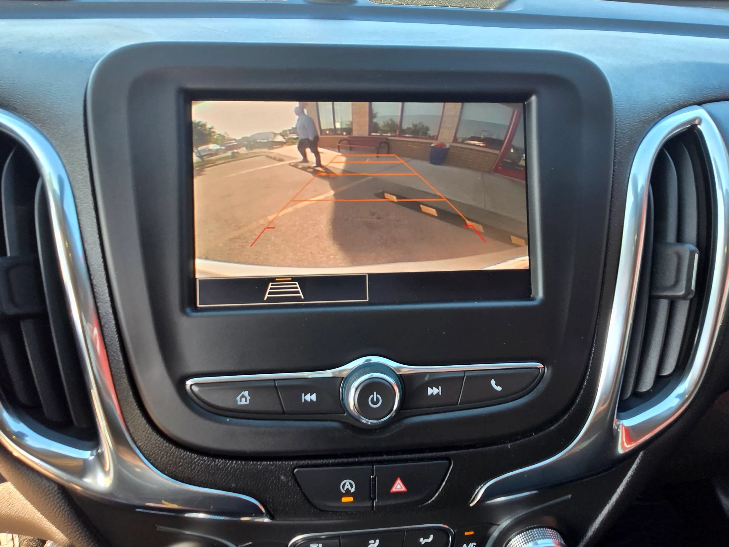 Used 2024 Chevrolet Equinox LT w/ Driver Convenience Package AWD/4WD image 15