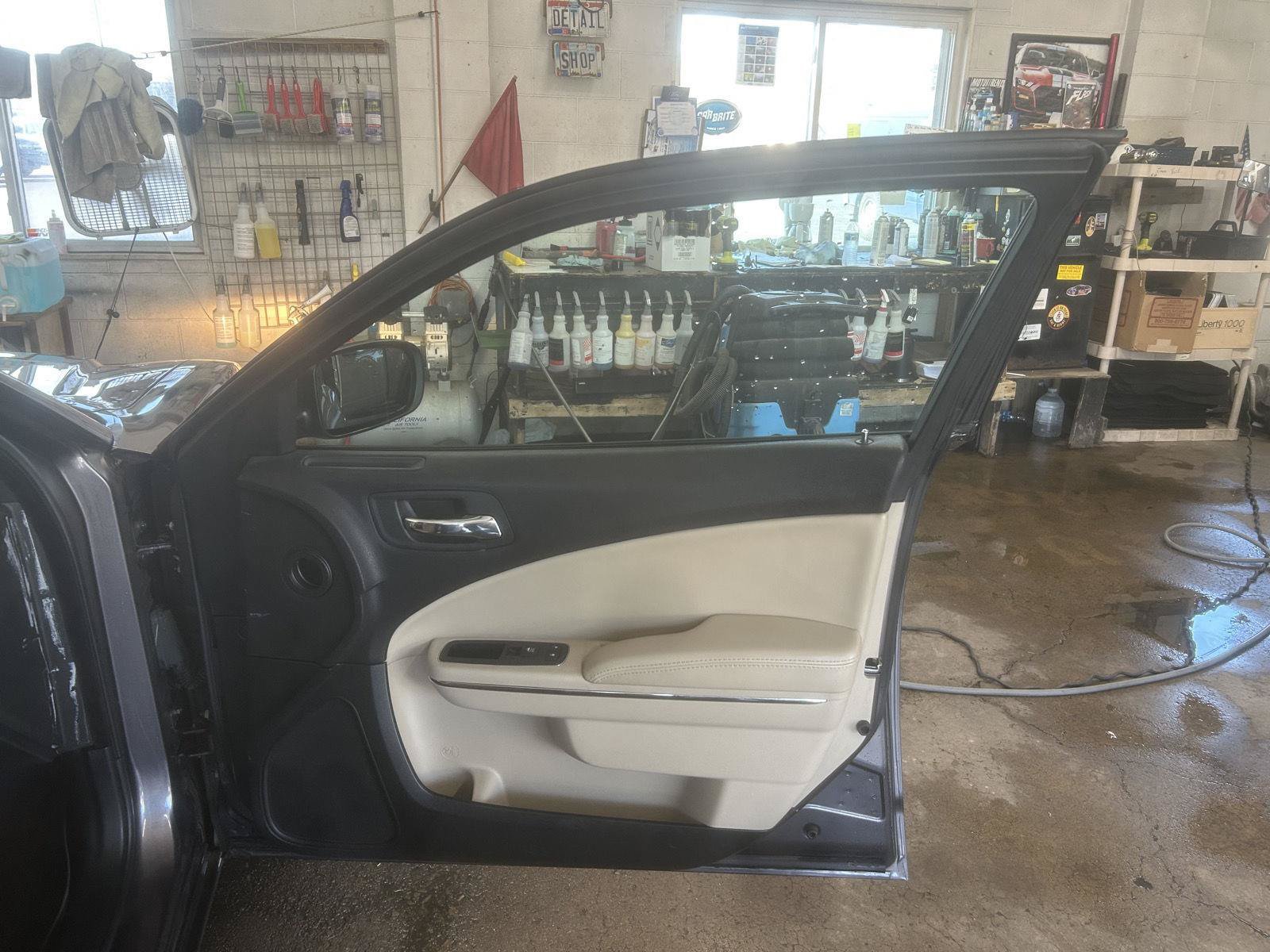 Used 2014 Dodge Charger SE RWD image 27