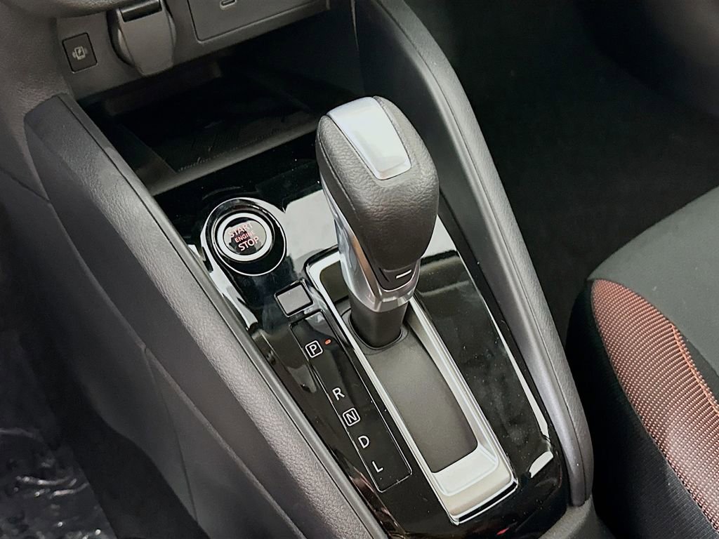 New 2025 Nissan Versa SR w/ Trunk Package image 21