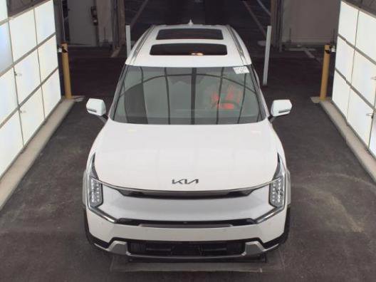 Certified 2025 Kia EV9 Land image 3