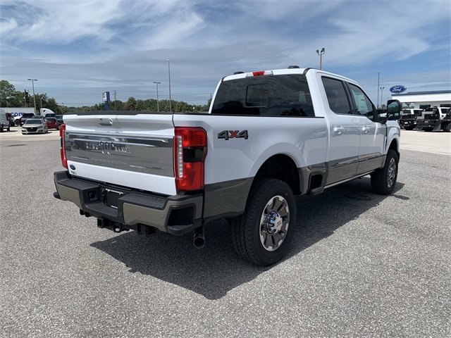 New 2026 Ford F250 4x4 Crew Cab Super Duty image 4