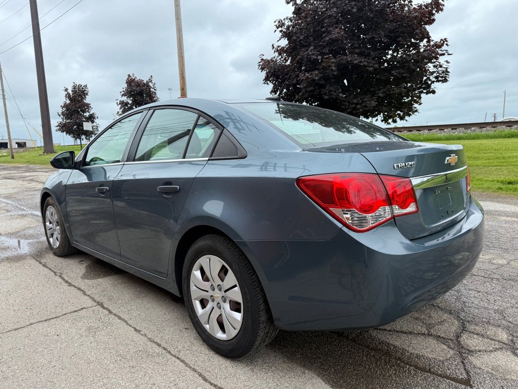 Used 2012 Chevrolet Cruze LS w/ Connectivity Package FWD image 5