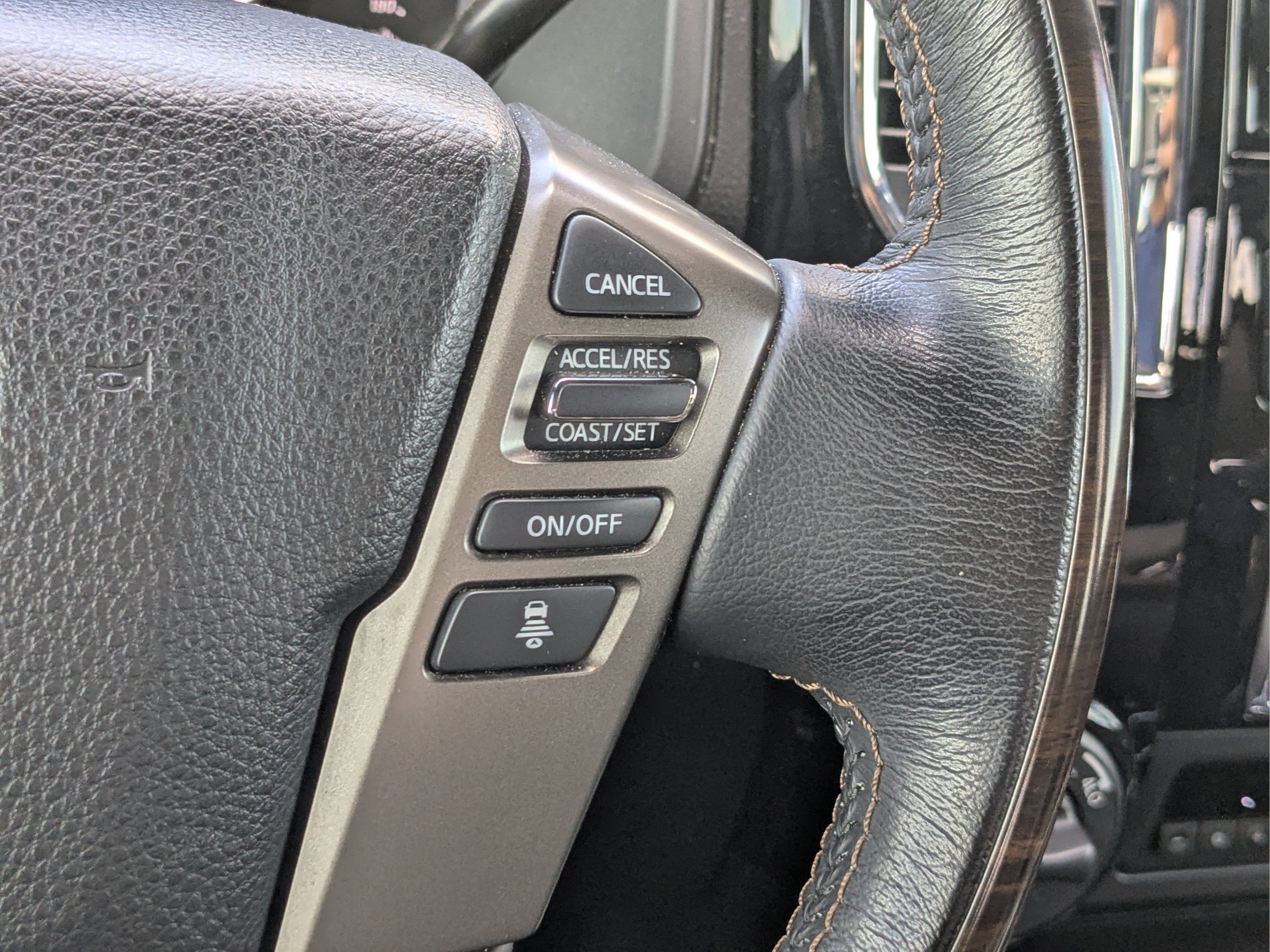 Used 2020 Nissan Titan Platinum Reserve w/ Moonroof Package AWD/4WD image 26