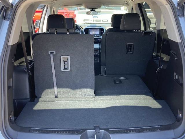 Used 2023 GMC Acadia SLE w/ Driver Convenience Package FWD image 21