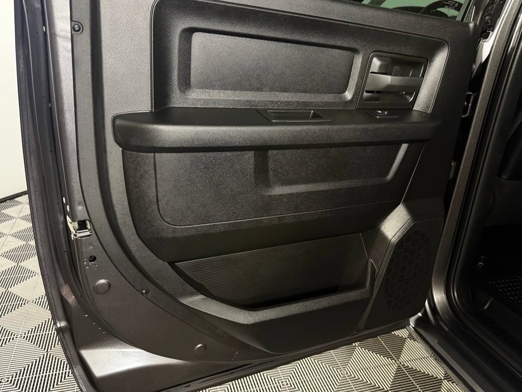 Used 2024 RAM 3500 Tradesman w/ Chrome Appearance Group AWD/4WD image 26