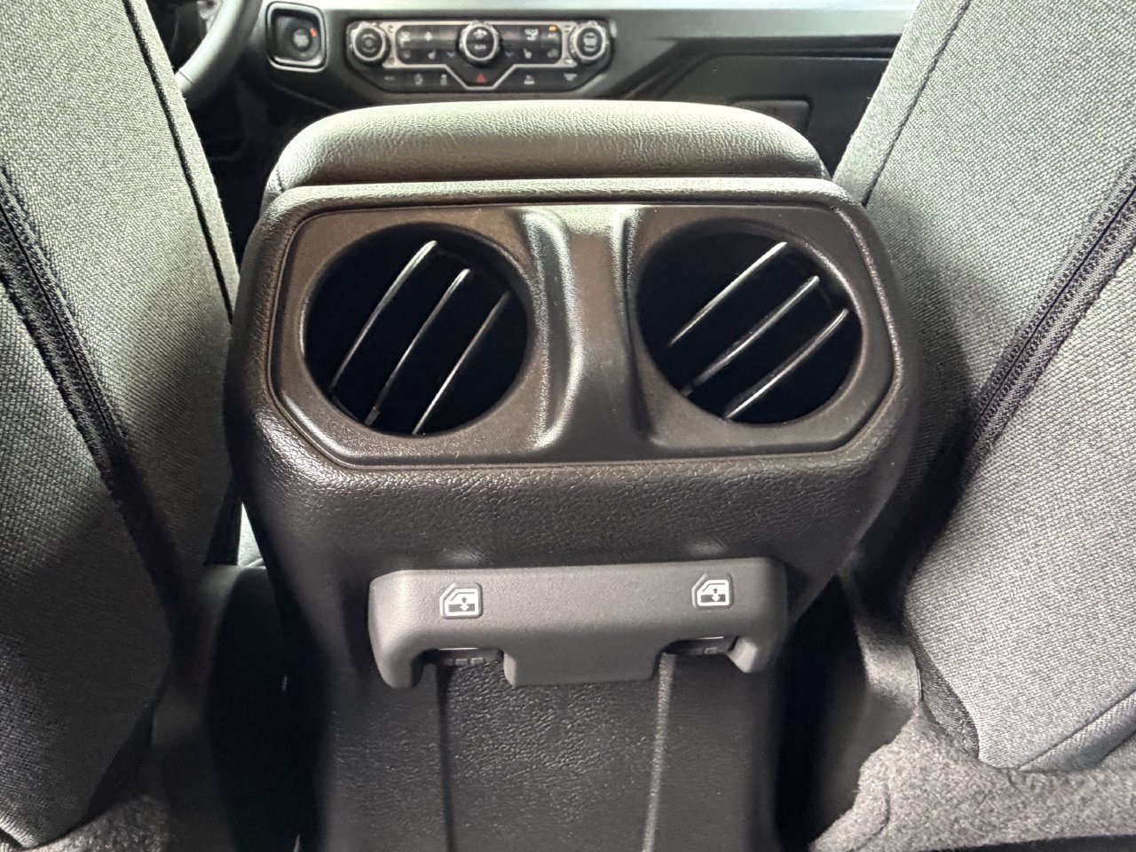 Used 2024 Jeep Wrangler Unlimited Sport AWD/4WD image 18
