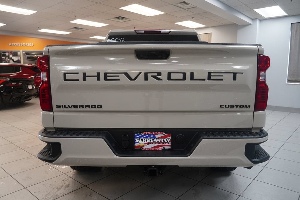 New 2026 Chevrolet Silverado 1500 Custom w/ Turbomax Blackout Package AWD/4WD image 9