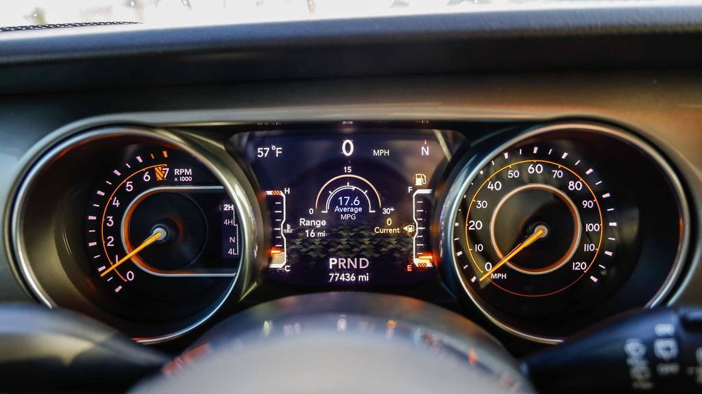 Used 2019 Jeep Wrangler Unlimited Sahara image 28