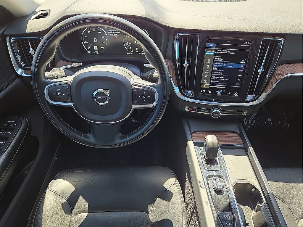 Used 2022 Volvo S60 B5 Momentum image 17