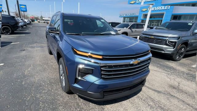 New 2026 Chevrolet Traverse LT w/ Driver Confidence Package AWD/4WD image 4