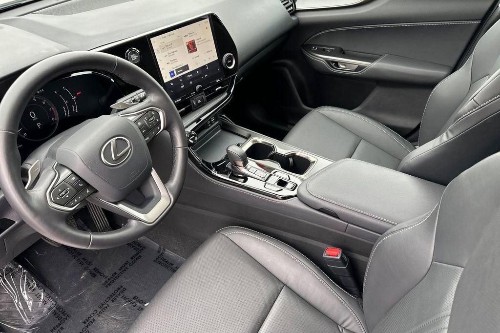 Used 2025 Lexus NX 250 FWD image 10