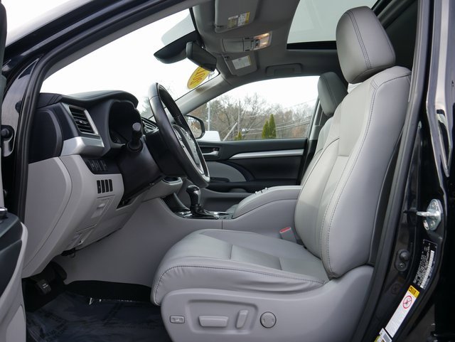 Used 2019 Toyota Highlander XLE image 13