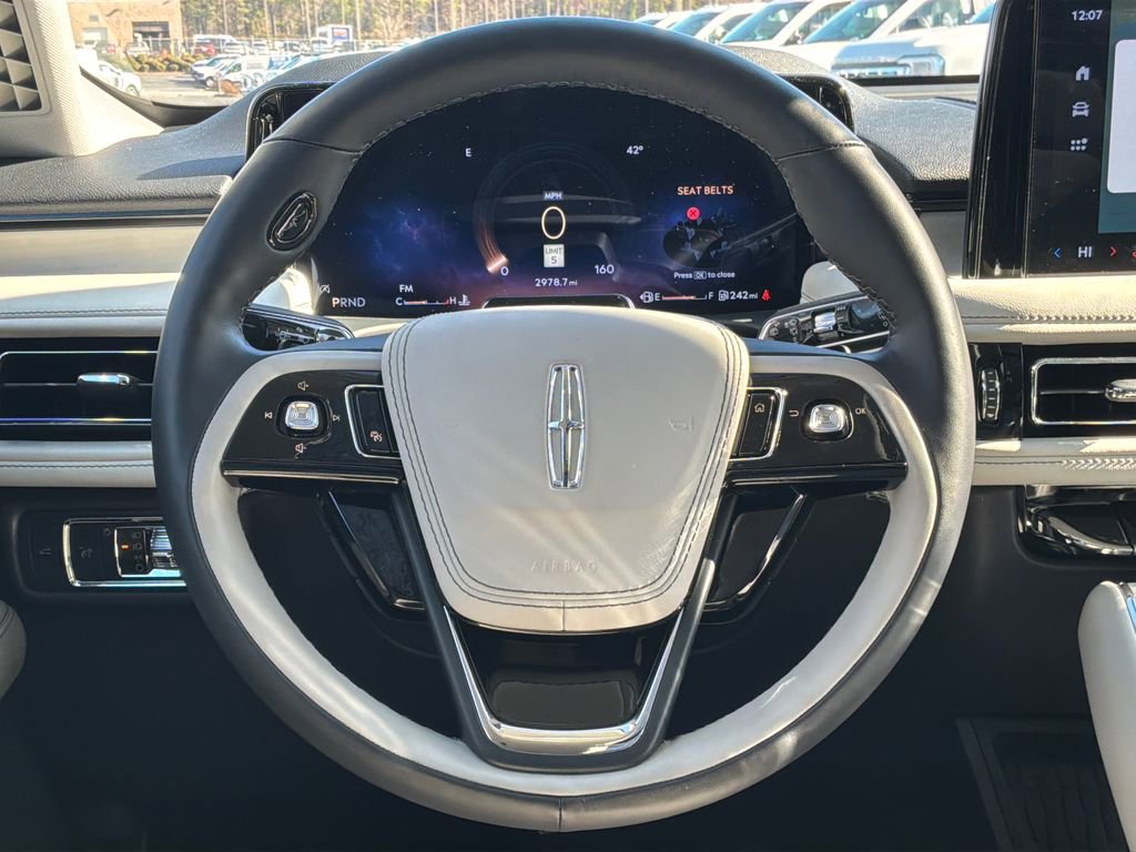 Used 2025 Lincoln Aviator Reserve w/ Illumination Package image 15