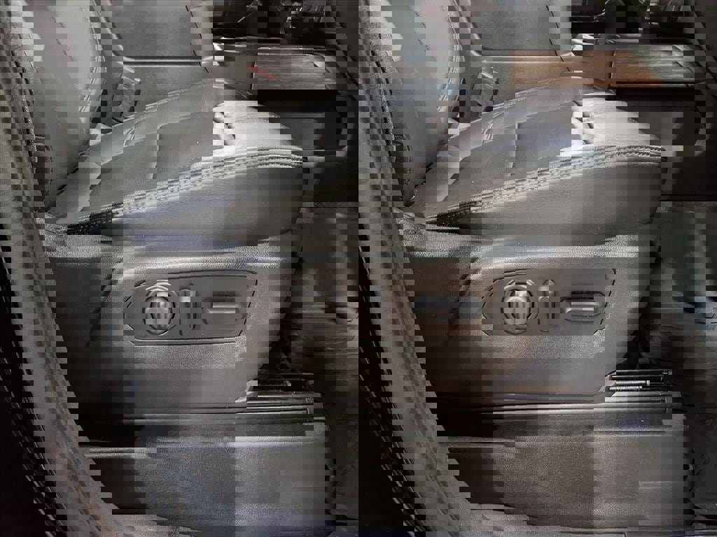 Used 2022 Chevrolet Silverado 1500 High Country image 25