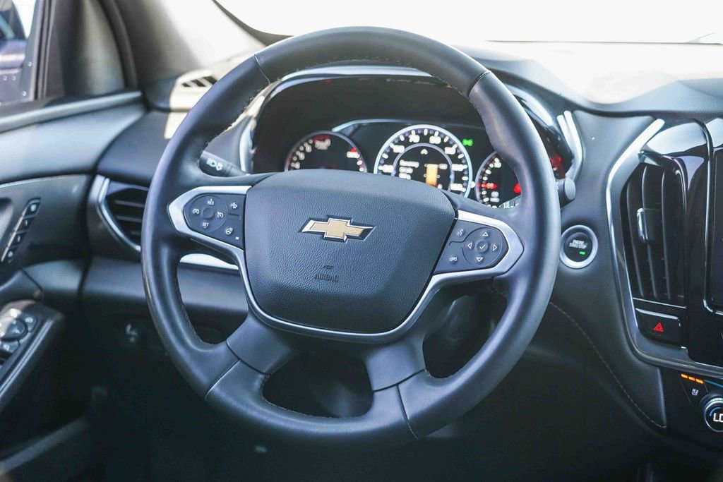 Used 2023 Chevrolet Traverse Premier image 16