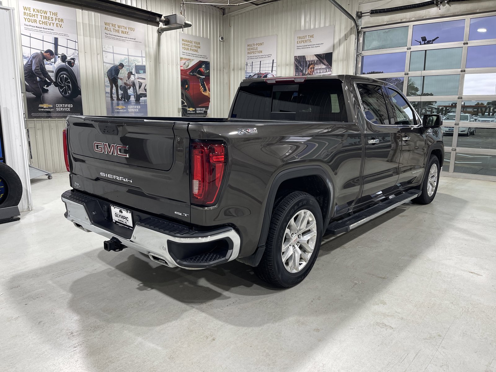 Used 2020 GMC Sierra 1500 SLT w/ SLT Premium Plus Package AWD/4WD image 8