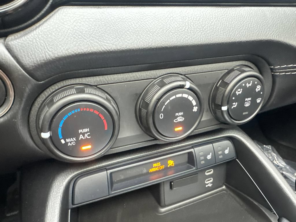 Used 2024 MAZDA MX-5 Miata Club RWD image 65