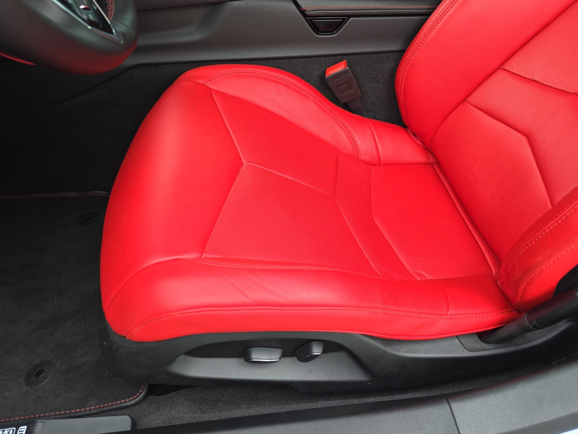 Used 2023 Chevrolet Corvette Z06 RWD image 26