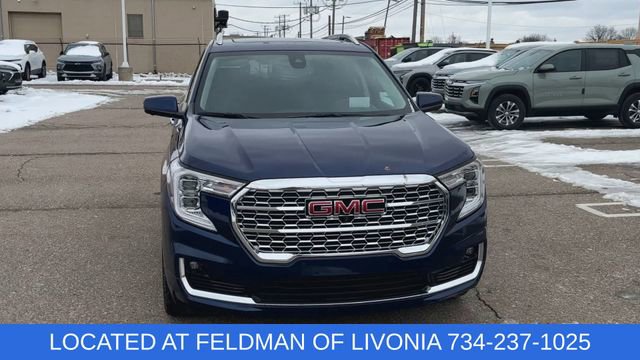 Used 2022 GMC Terrain Denali w/ Denali Premium Package image 3