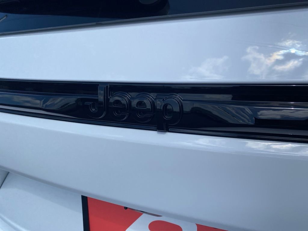 New 2026 Jeep Grand Cherokee Summit AWD/4WD image 44