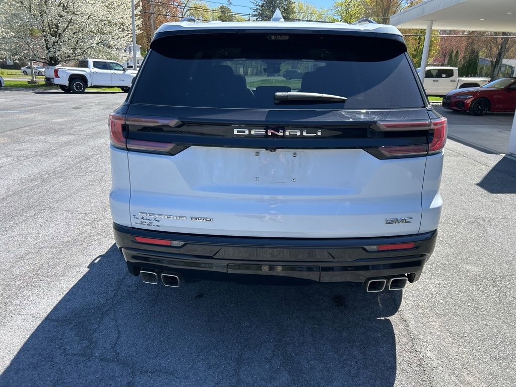 Used 2026 GMC Acadia Denali Ultimate w/ LPO, Floor Liner Package AWD/4WD image 4