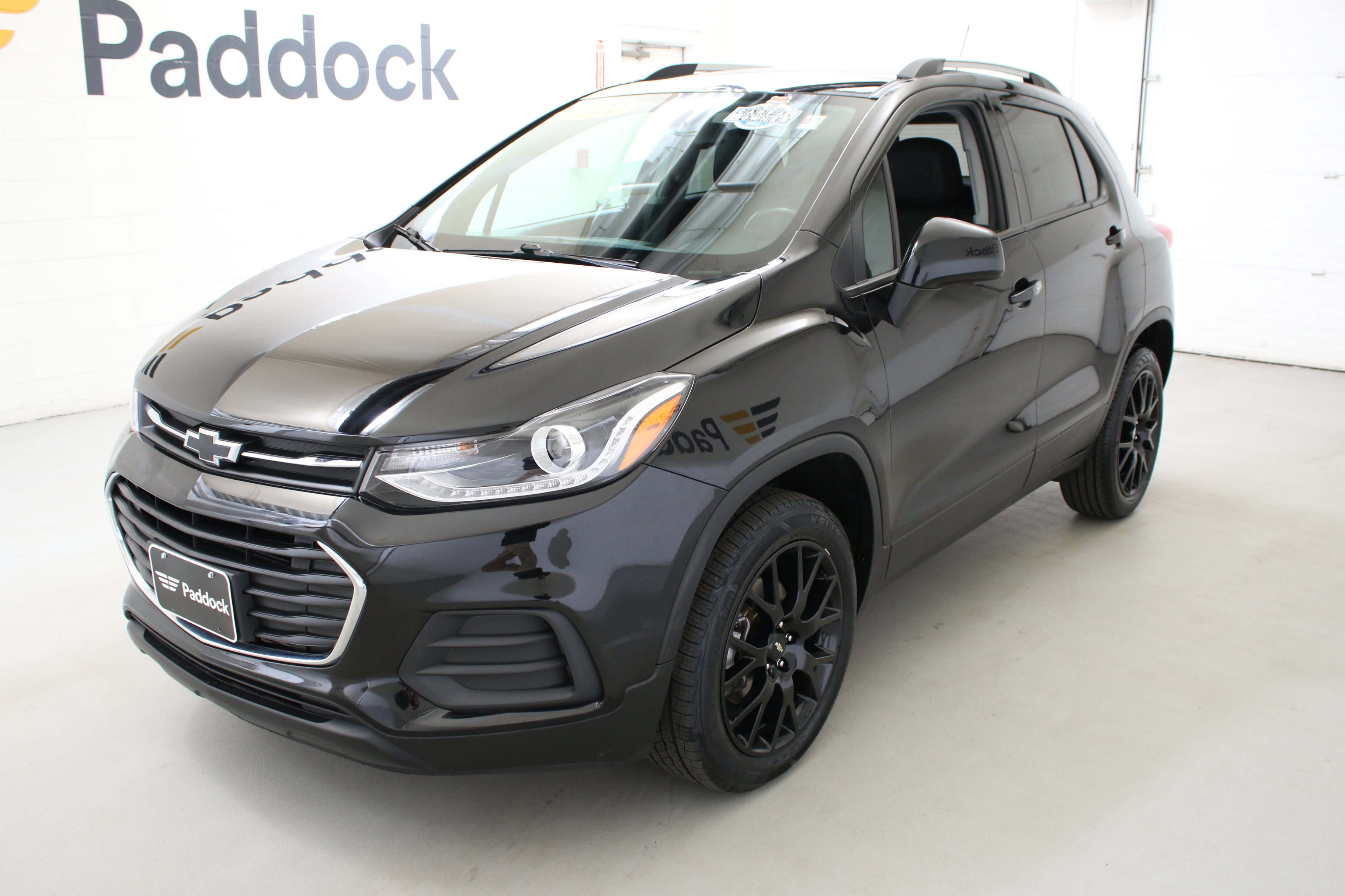 Used 2022 Chevrolet Trax LT w/ Midnight Edition image 3
