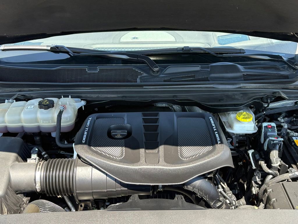 Used 2025 RAM 1500 Limited AWD/4WD image 10