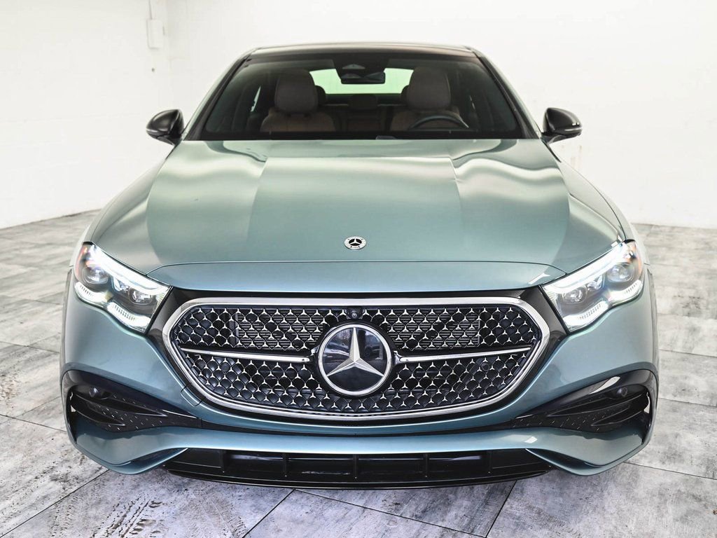 Used 2024 Mercedes-Benz E 450 4MATIC Sedan image 2