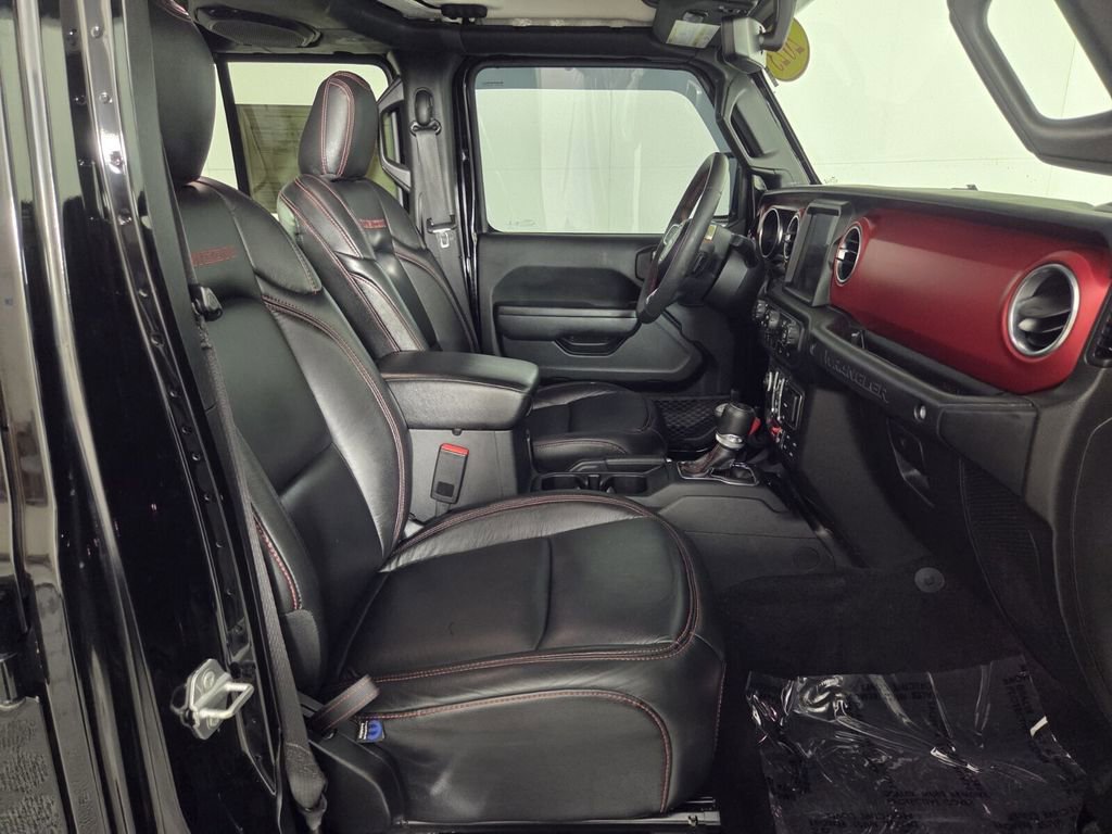 Used 2023 Jeep Wrangler Unlimited Rubicon AWD/4WD image 32