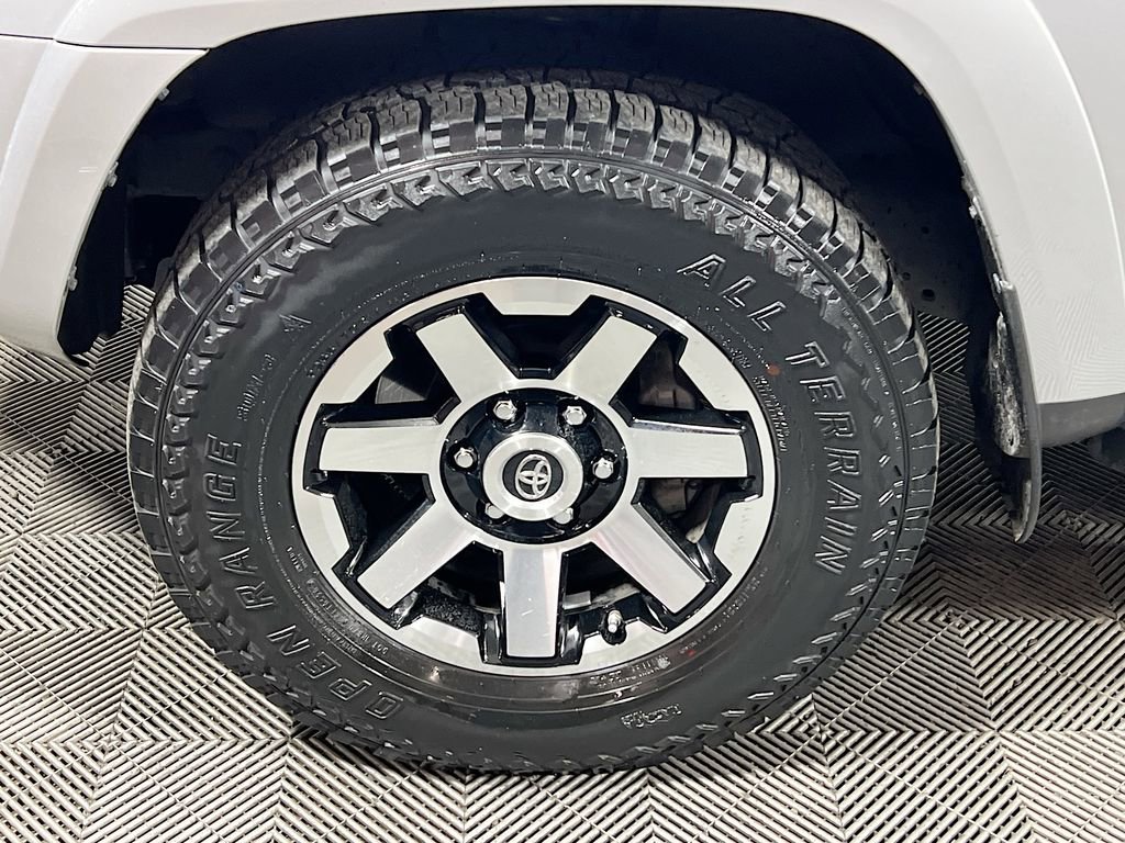 Certified 2020 Toyota 4Runner TRD Off-Road Premium w/ Moonroof Package image 28