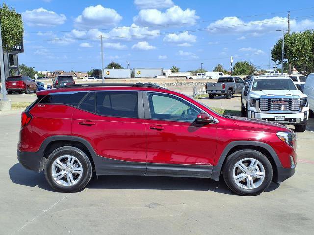 Used 2021 GMC Terrain SLE w/ Driver Convenience Package FWD image 2