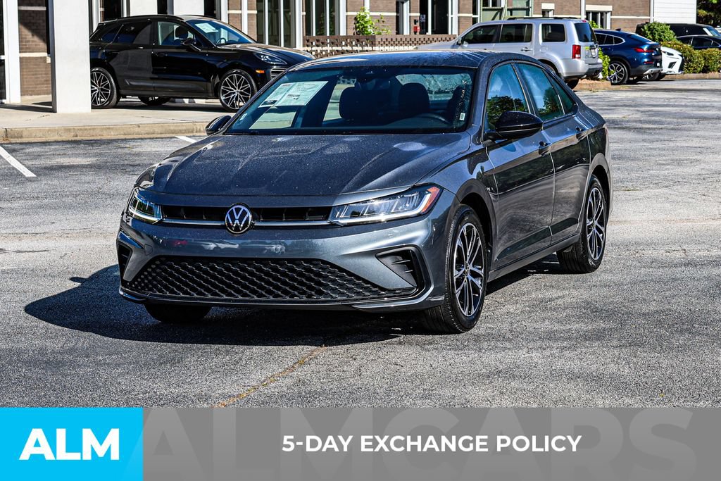 Used 2025 Volkswagen Jetta Sport FWD image 3