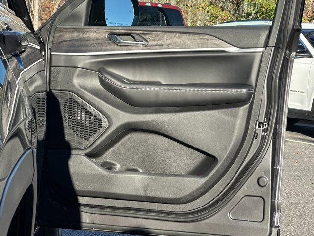 New 2025 Jeep Grand Cherokee Limited image 14