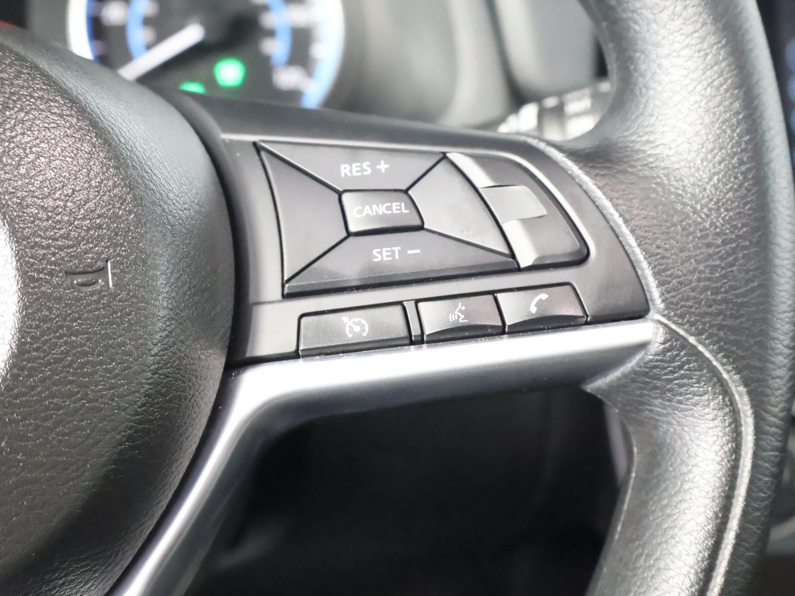 Used 2025 Nissan Leaf S FWD image 32