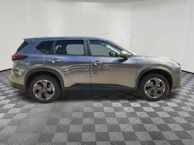 Used 2025 Nissan Rogue SV FWD image 4